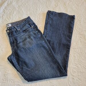 Paige women's size 30 flare Skyline Boot style jeans super stretchy, blue GUC